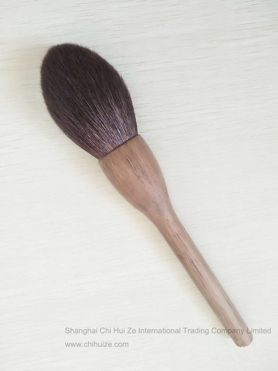 Wooden cosmetic brush 